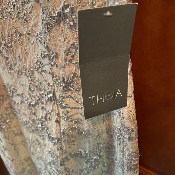 New with Tags Theia Cream Off Shoulders Gown - Picture 3 of 6